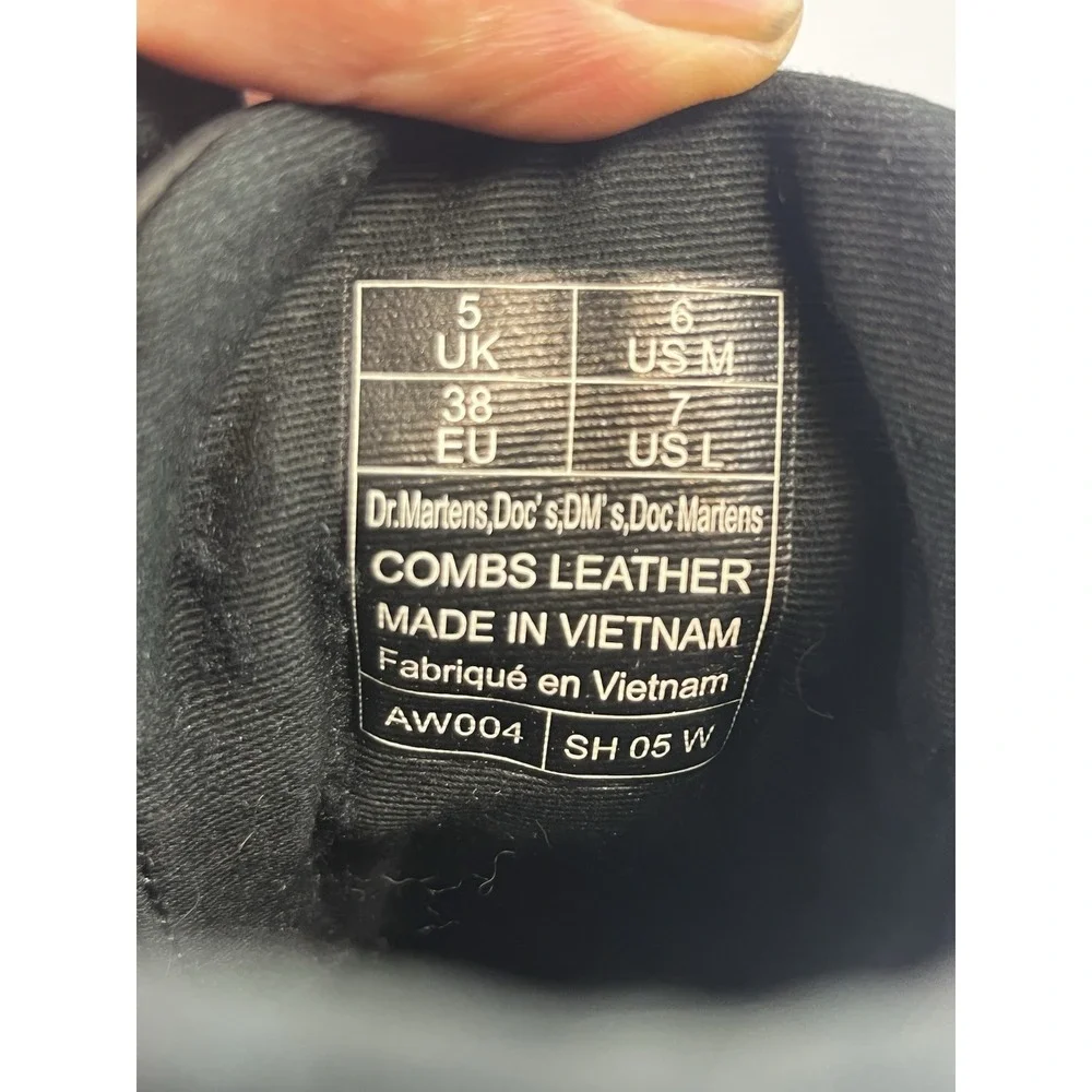 Dr. Doc Martens Combs Leather 8-Eye 6